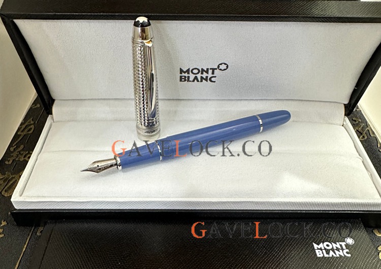 New Arrival! Montblanc Meisterstuck Glacier Fountain Mid-size New Arrival! Montblanc Meisterstuck Glacier Fountain Mid-size